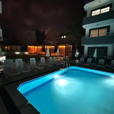 Daire Blue House Side
